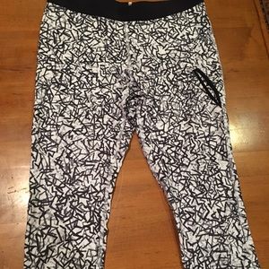 Nike athletic Capri leggings